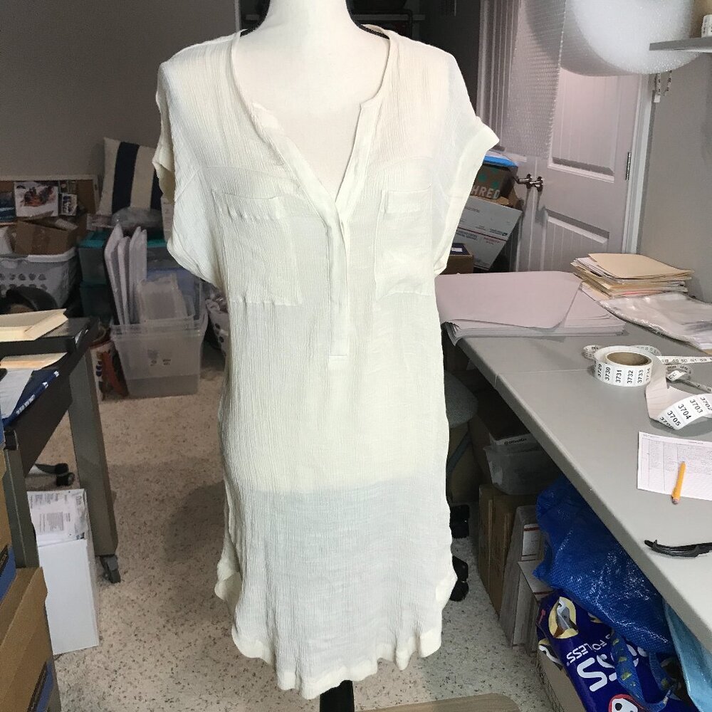 Women's ASTR the label beige cap sleeve button front and back dress size M